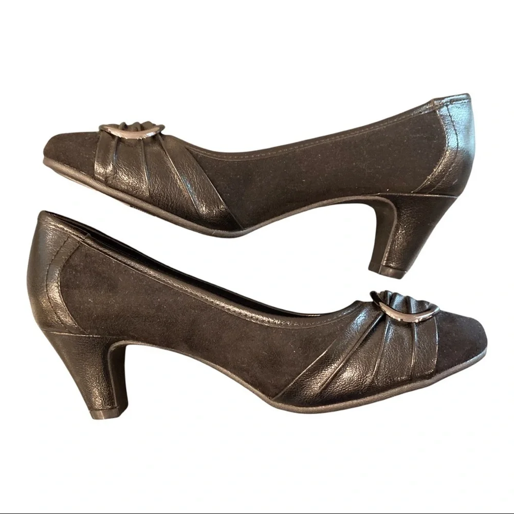 Andiamo sz 9.5 Belle black vegan leather buckle accent heels